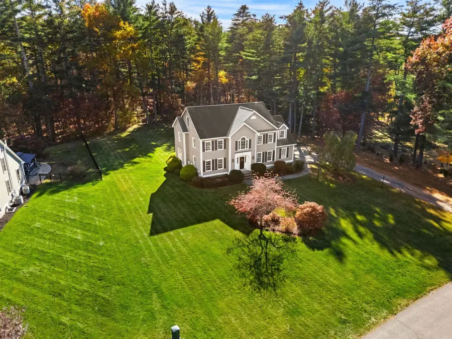 7 Robbins Farm Rd, Dunstable, MA 01827 - #3