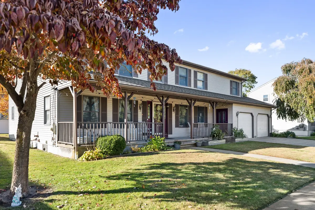 11 Kingston St, New Bedford, MA 02745 - #1