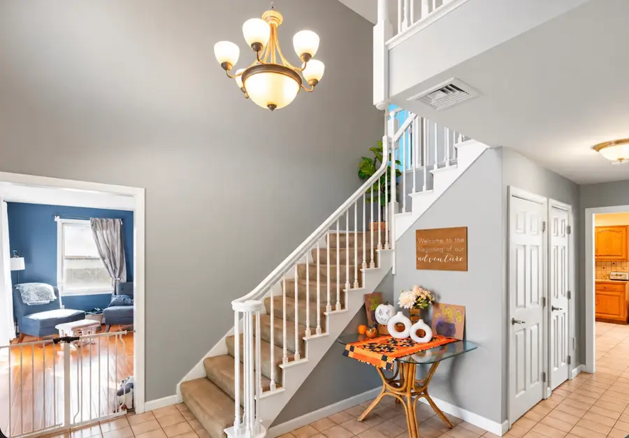 11 Kingston St, New Bedford, MA 02745 - #3