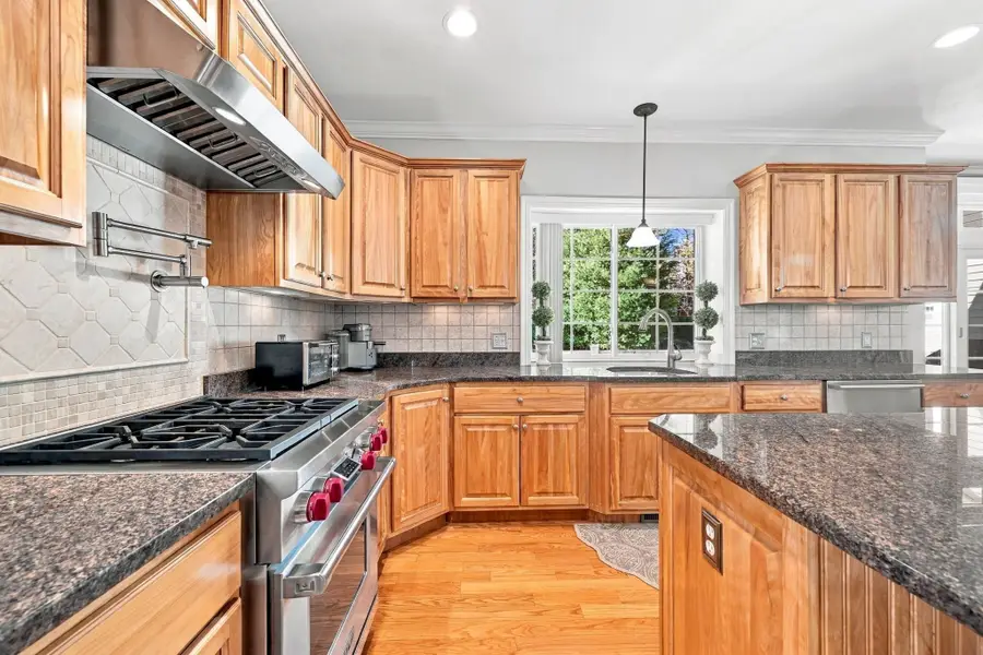 18 Smith Rd, Hopkinton, MA 01748 - #2