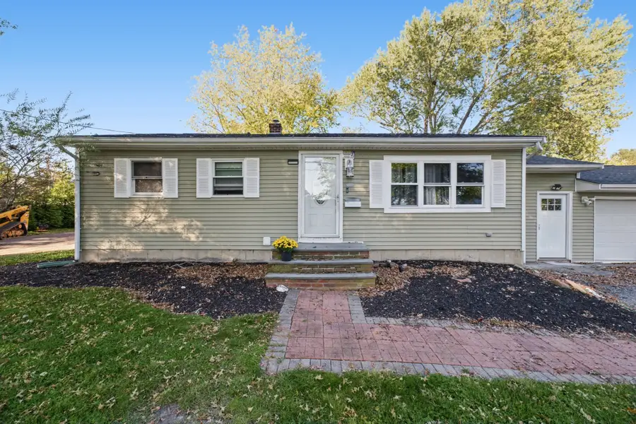 226 Chatterton Ave, Somerset, MA 02726 - #3