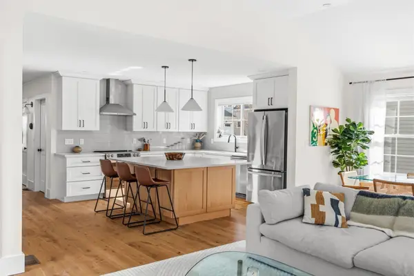 74 Congress St #3, Pembroke, MA 02359