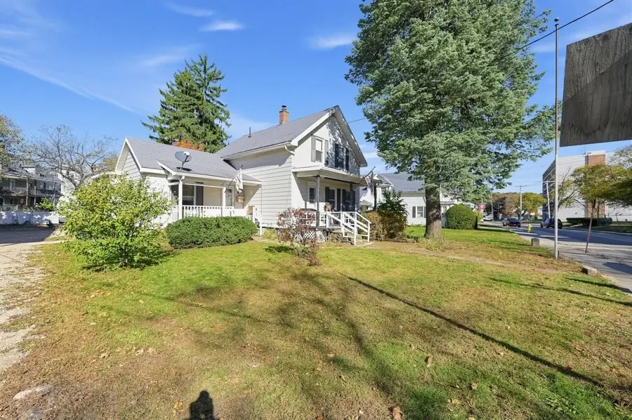 23 Charlton St, Southbridge, MA 01550 - #2