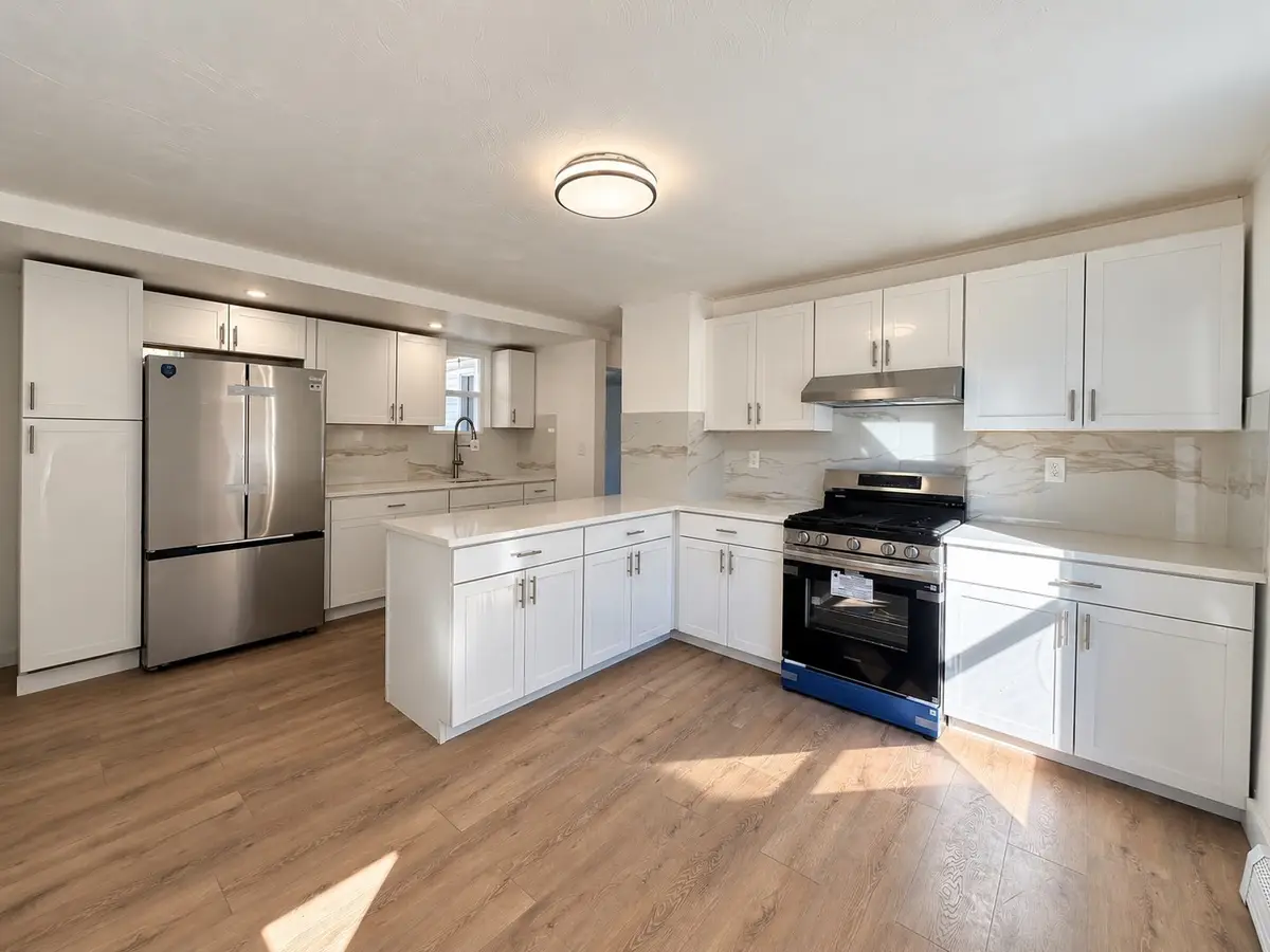 43 Vernon St, Holyoke, MA 01040 - #1