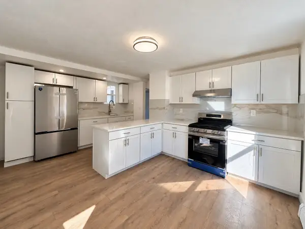 43 Vernon St, Holyoke, MA 01040