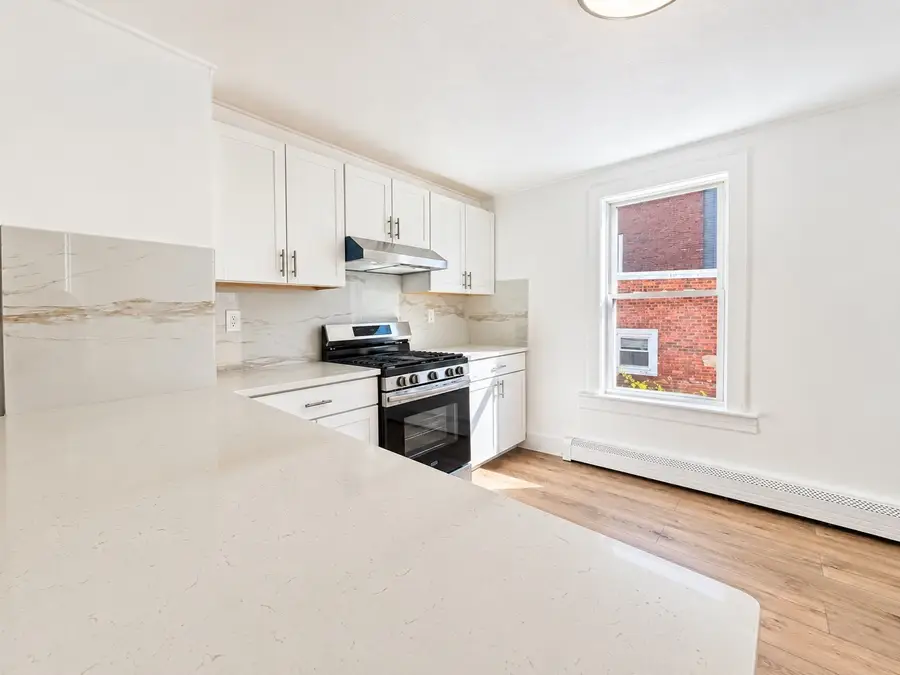 43 Vernon St, Holyoke, MA 01040 - #3