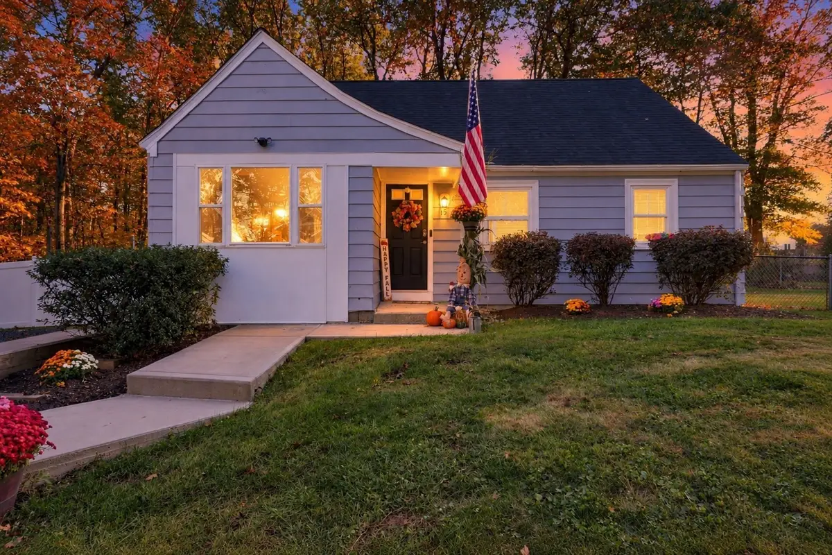 15 Cross St, Bellingham, MA 02019 - #1