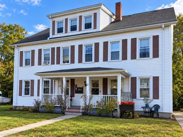 11 Macomber Ave, Dartmouth, MA 02747