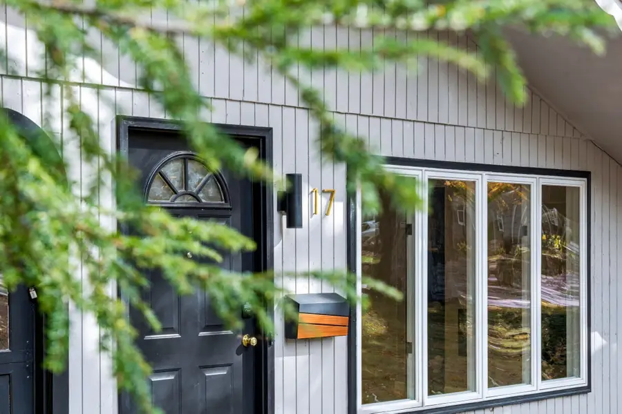 17 Grover St, Beverly, MA 01915 - #3
