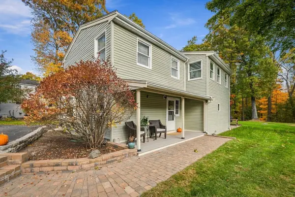 61 Lakeshore Dr, Georgetown, MA 01833