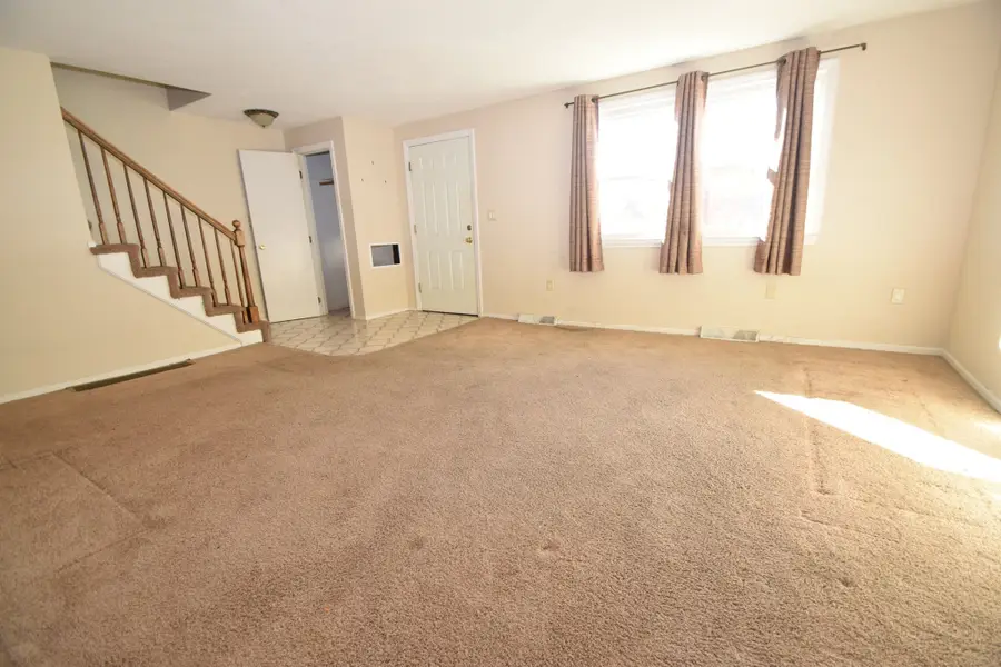 D5 Franklin Square #D5, Randolph, MA 02368 - #3