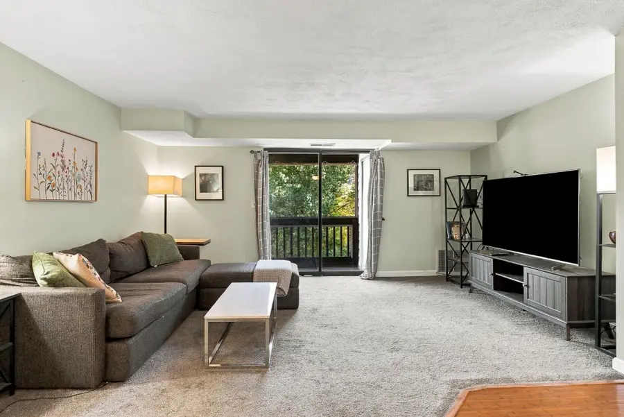10 Village Ln #10, Tyngsborough, MA 01879 - #3