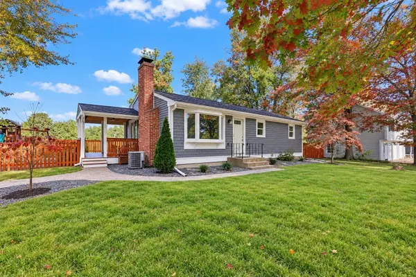 71 Oakridge Ave, North Attleboro, MA 02760