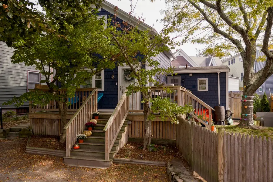 16-R Spring St, Gloucester, MA 01930 - #3