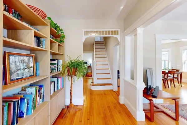 371 Broadway #1, Somerville, MA 02145