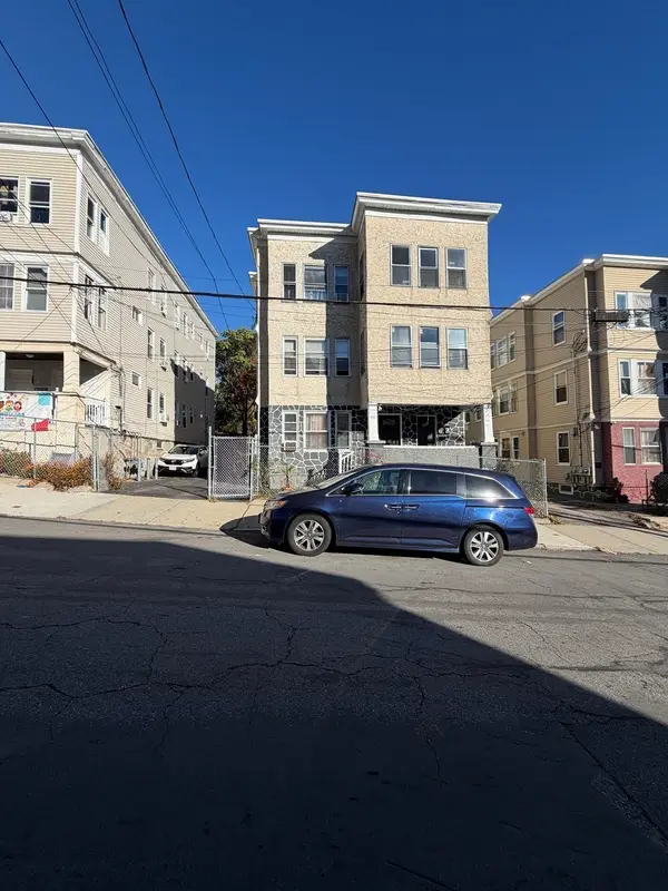 903-905 Essex St, Lawrence, MA 01841
