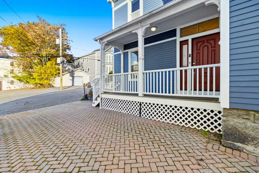 35 Seventh St, Lowell, MA 01850 - #3