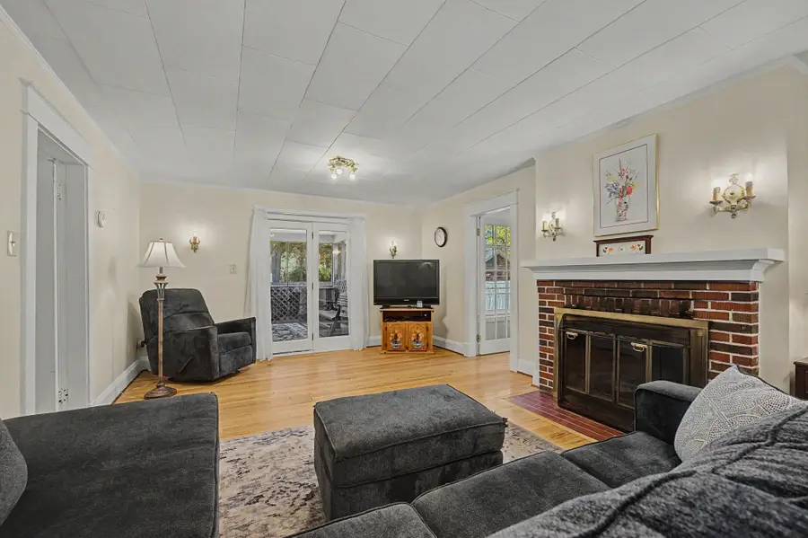 84 High Street, Turners Falls, MA 01376 - #3
