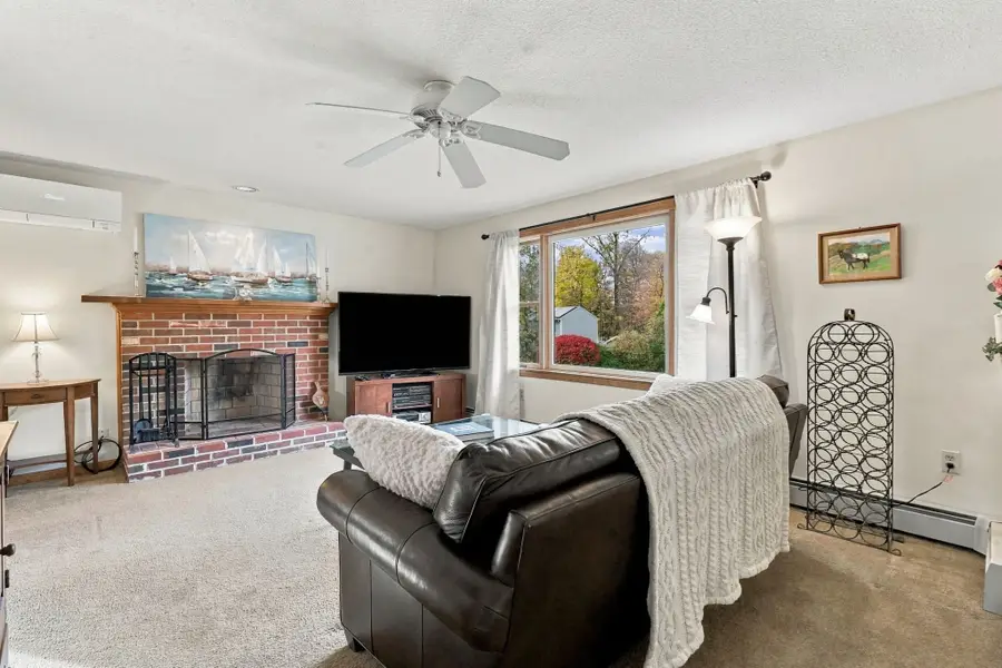 99 Paul Revere Dr, Feeding Hills, MA 01030 - #3