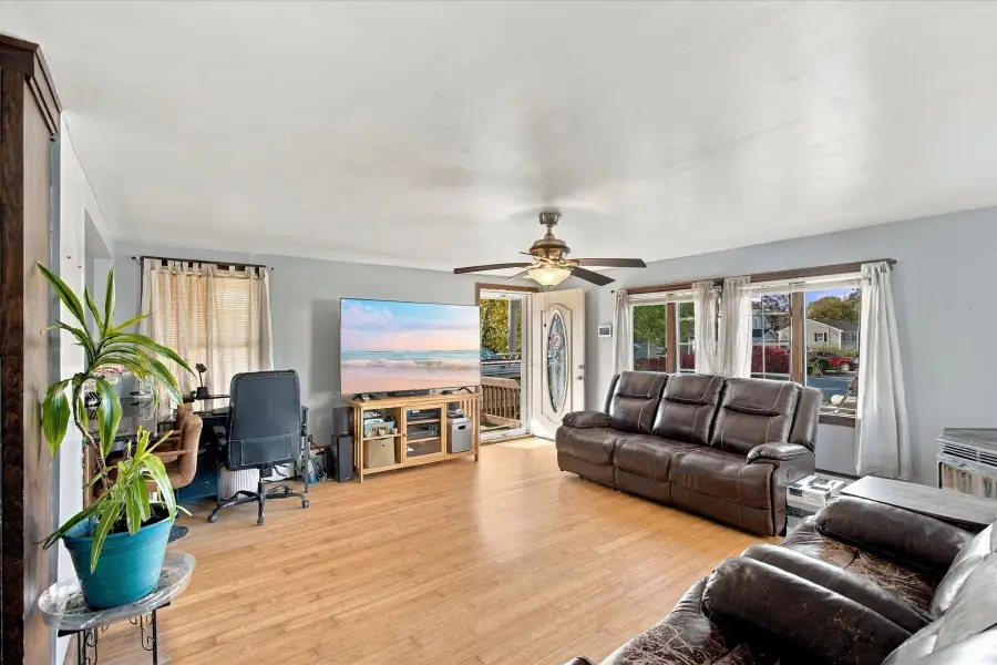 88 John St, Acushnet, MA 02743 - #3