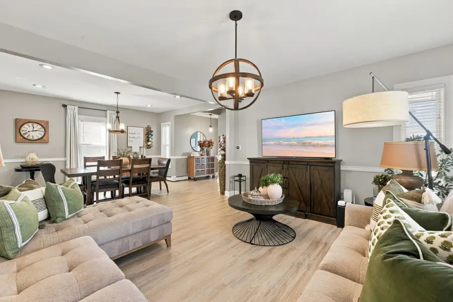93 Lilley Ave, Lowell, MA 01850 - #3