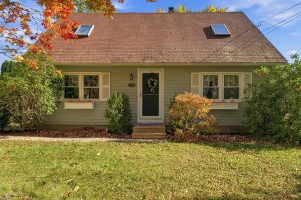 25 Wallace Rd, Sturbridge, MA 01507