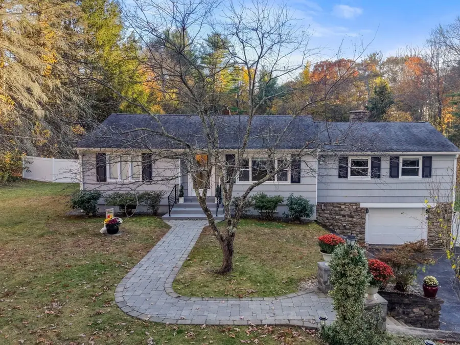 46 Nw Main St, Douglas, MA 01516 - #3
