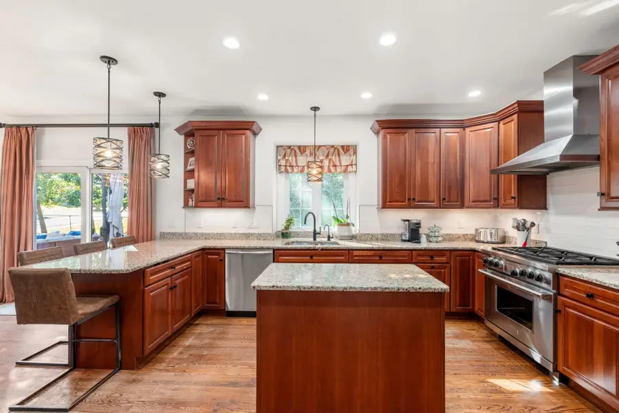 829 Greendale Ave, Needham, MA 02492 - #2