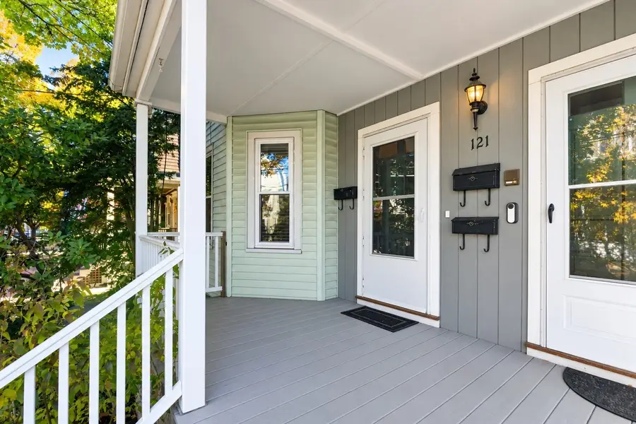 121 Highland Rd #1, Somerville, MA 02144 - #2