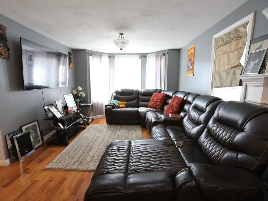 130 Ledgecrest Dr, Worcester, MA 01603 - #3