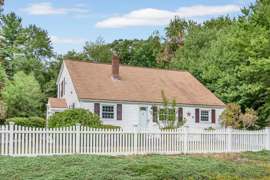 50 Hartford Ave E, Mendon, MA 01756 - #2