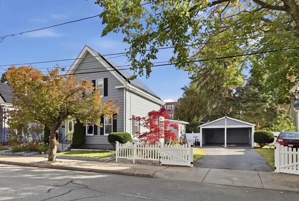 35 Everett St, Medford, MA 02155