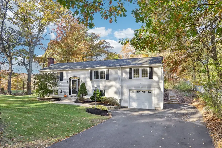 3 Newton St, Northborough, MA 01532 - #2
