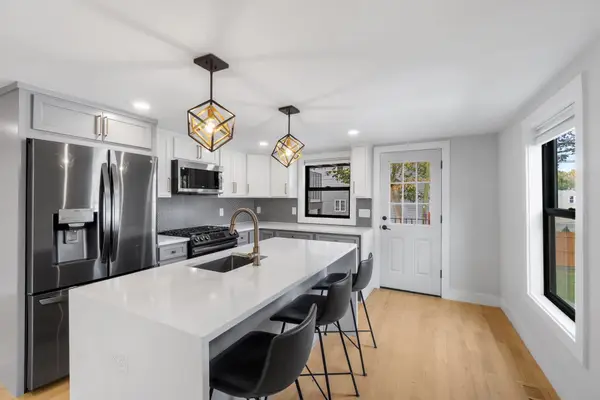1069 Washington St #1, Boston, MA 02124