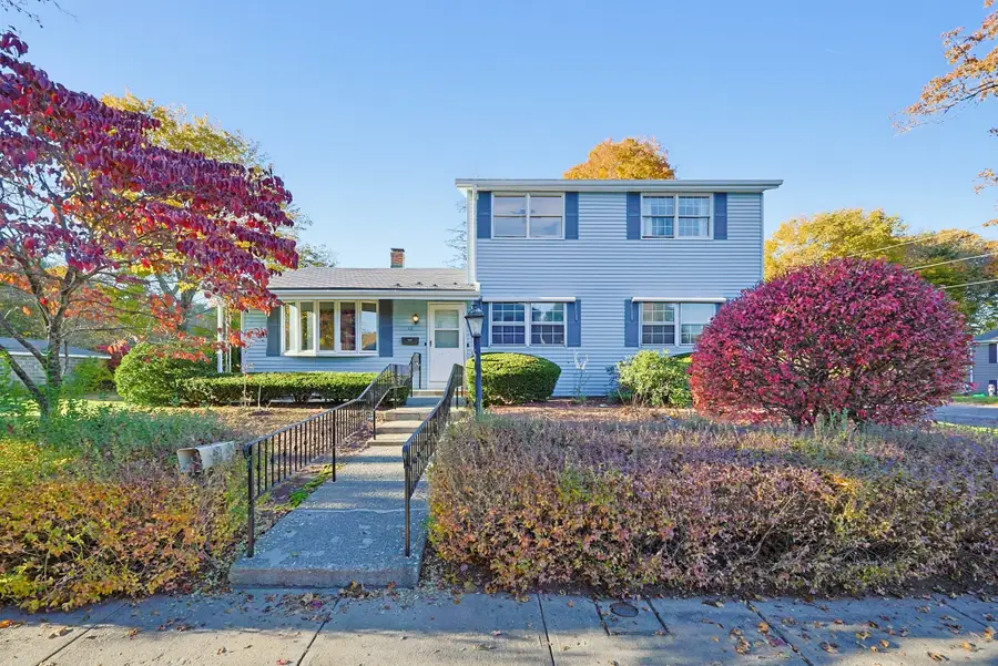 18 Moody St, Uxbridge, MA 01569 - #2