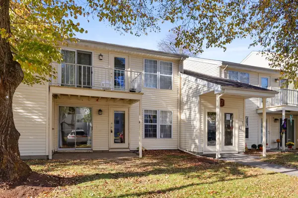 17 Walden Dr #1, Natick, MA 01760
