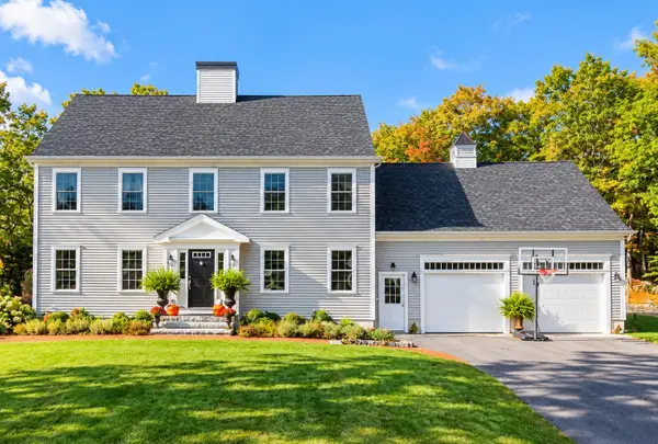 77 Wampum St, Weymouth, MA 02190