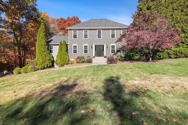 43 Tipperary Dr, Northbridge, MA 01588