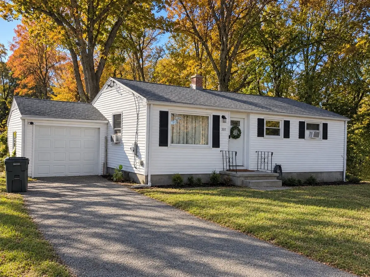 207 Overland St, Springfield, MA 01118 - #1