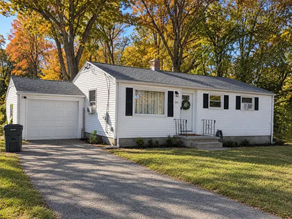 207 Overland St, Springfield, MA 01118