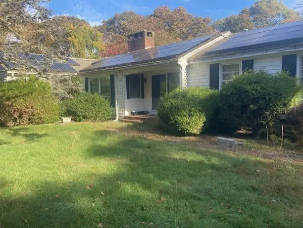 444 River Road, Westport, MA 02790