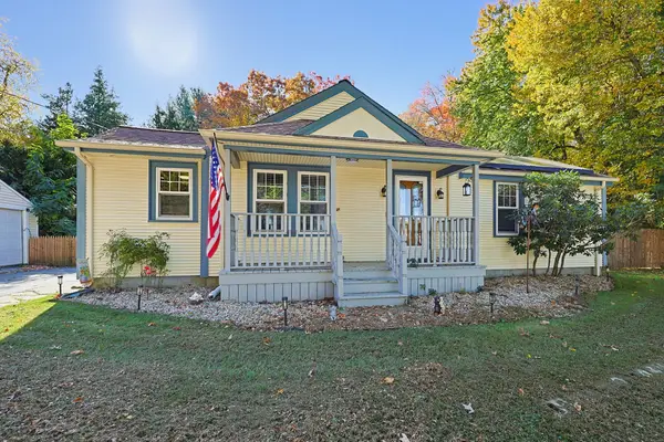 11 Lawton St, Acushnet, MA 02743