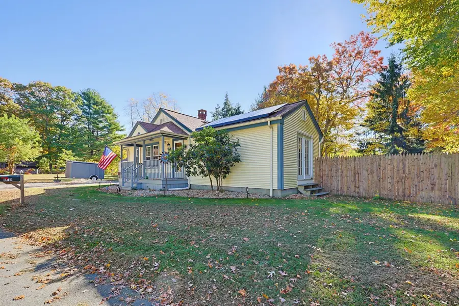 11 Lawton St, Acushnet, MA 02743 - #3