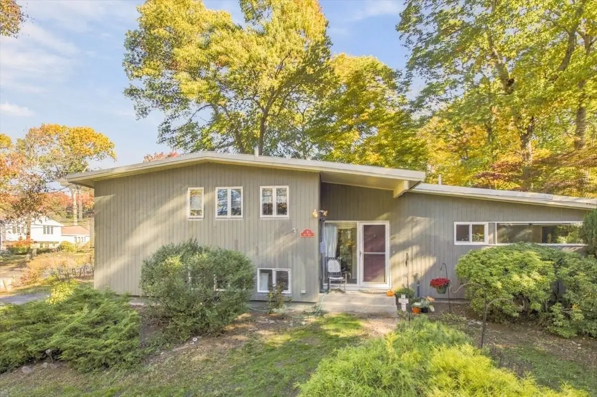 9 Kent Rd, Norwood, MA 02062 - #1
