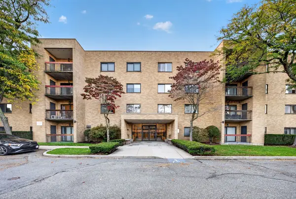 41 Centre St #105, Brookline, MA 02446