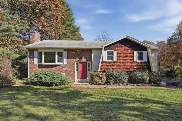 27 Hillside Drive, Sturbridge, MA 01566