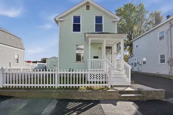 31 Bunker Hill Ave, Lowell, MA 01850