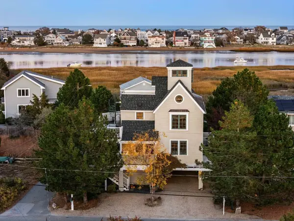 154 Old Point Rd, Newburyport, MA 01950