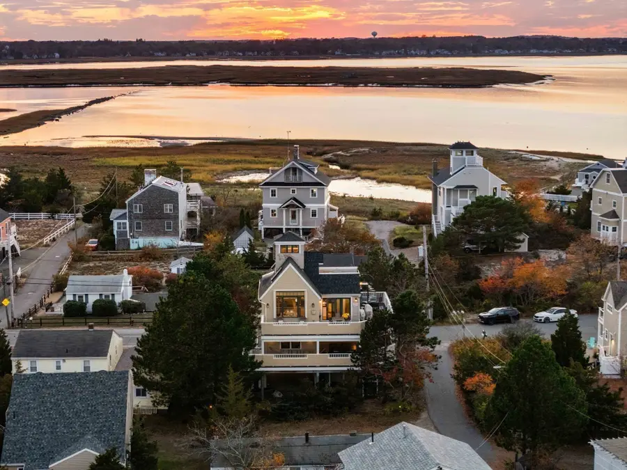 154 Old Point Rd, Newburyport, MA 01950 - #2