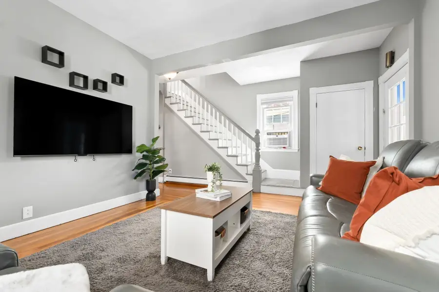 19 Beal St, Winthrop, MA 02152 - #3